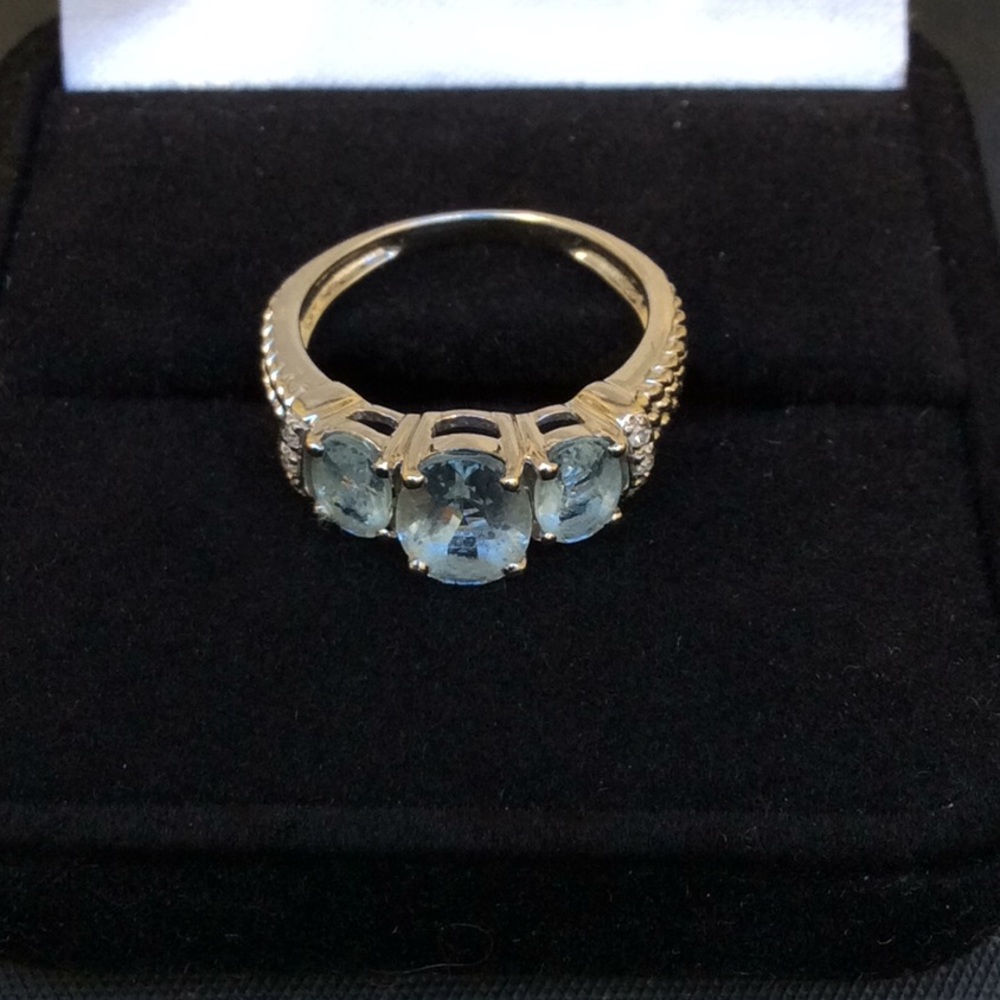 14k WG Aquamarine Ring - Picture 3 of 9